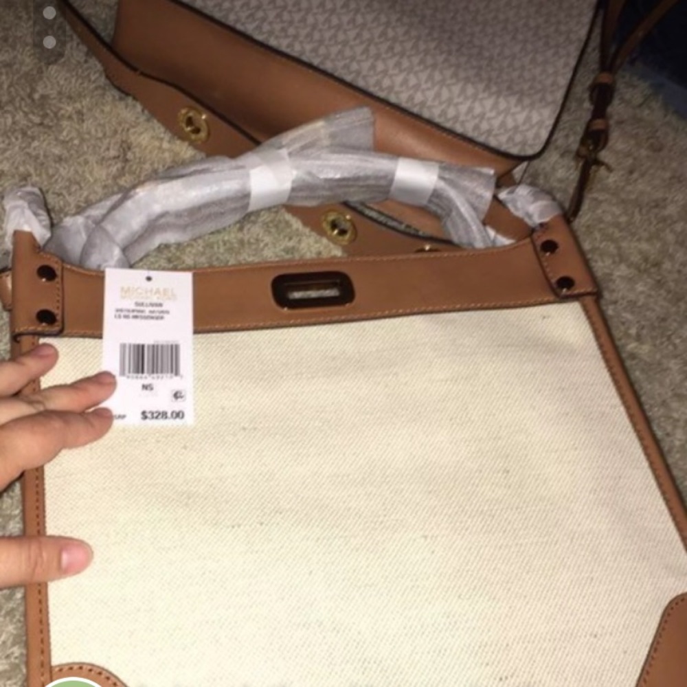 michael kor cross body bag.